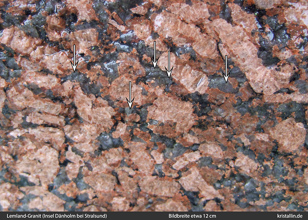 Im Lemland-Granit sitzen die Quarze ohne eigene Form zwischen den Feldsp&auml;ten