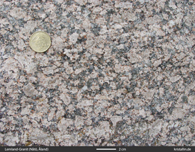 Untypisch heller Lemland-Granit auf Nat&ouml;