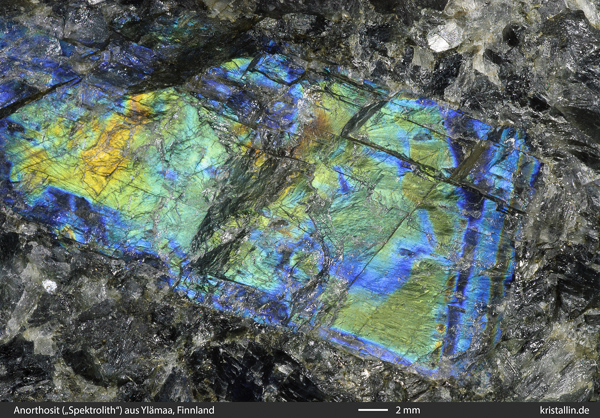 blue schiller in Anorthosite - Spectolithe
