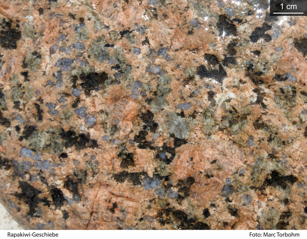 Pyterlitgeschiebe mit Blauquarz und grünem Plagioklas