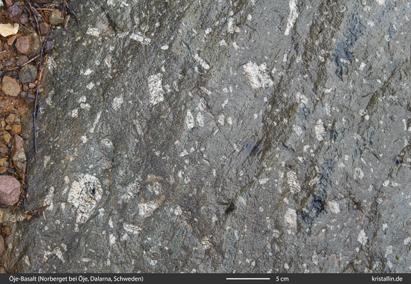 Anstehender Öje-Basalt (Öje-Diabas) am Norberget bei Öje